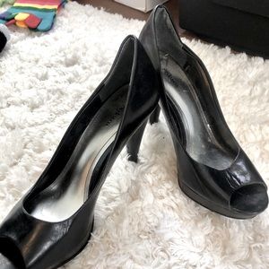 Womens’ Black Pumps